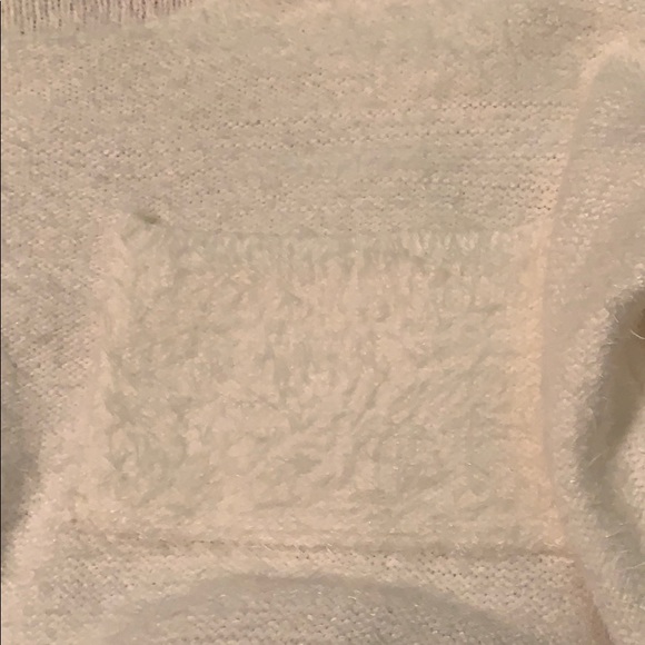 white cropped sweater - Picture 3 of 4